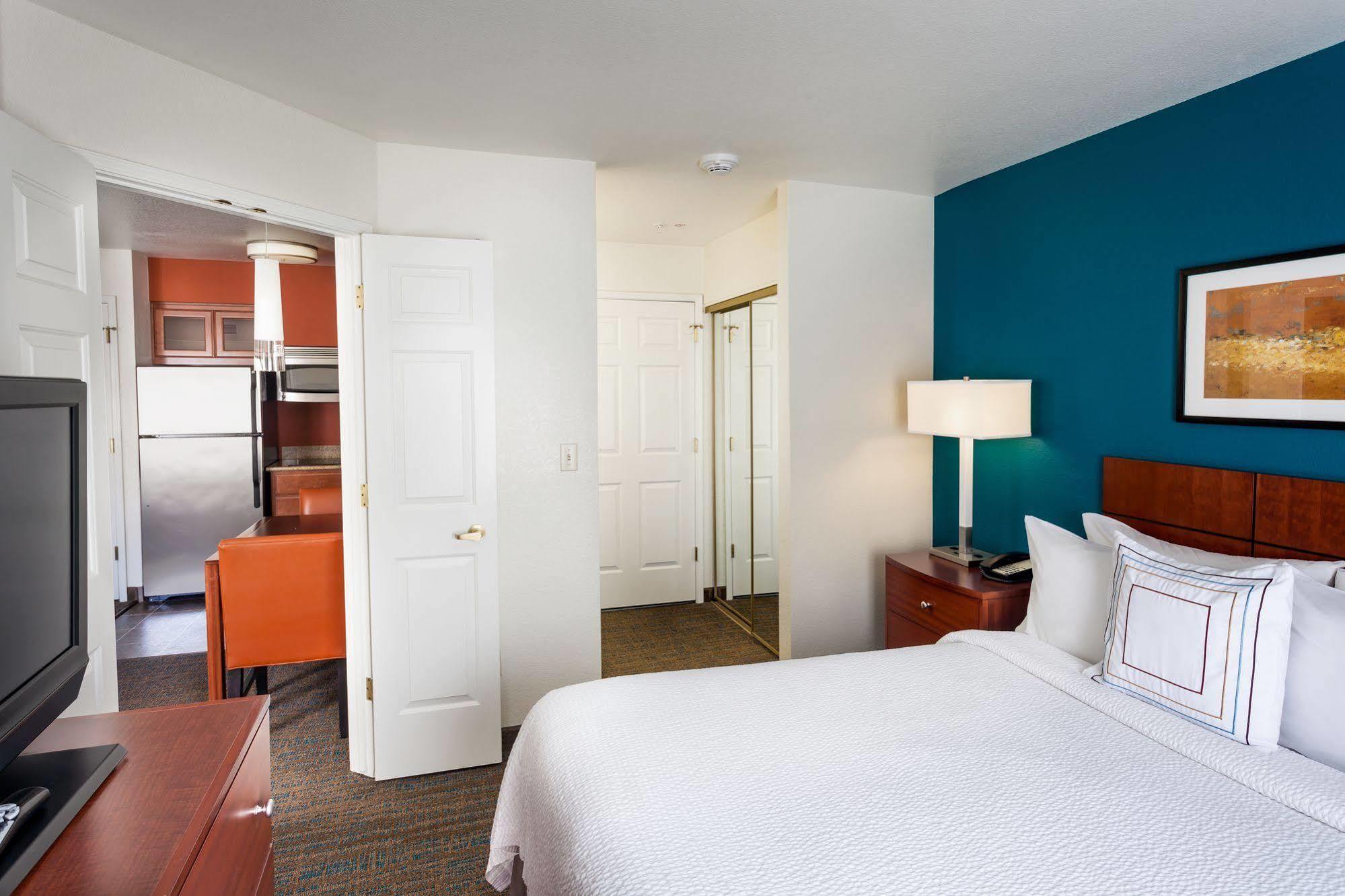 By Marriott Hotel 3*
